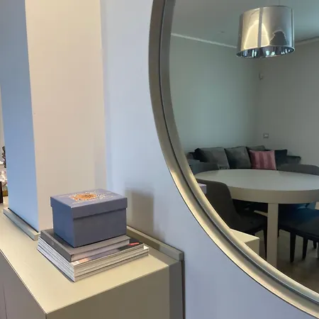 Milanese Lodge/luxury House In The Heart Of Lägenhet Milano